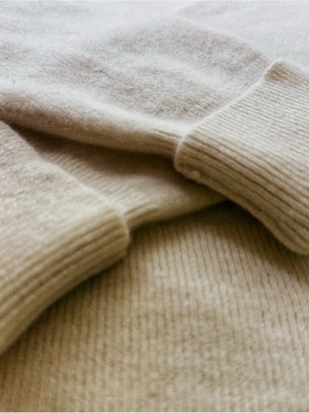 Everlane Cream Turtleneck Sweater - Picture 5 of 12